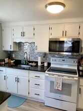 144 Oak St in Baden, PA - Foto de edificio - Building Photo