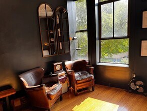 135 Christopher St in New York, NY - Building Photo - Building Photo