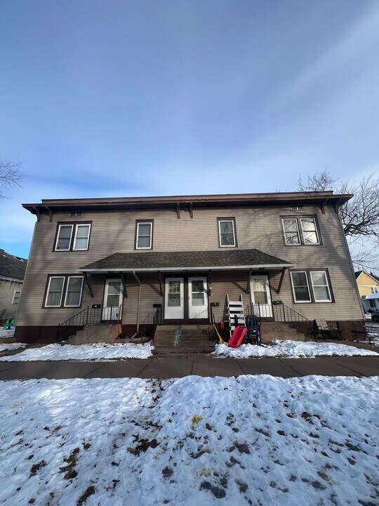 1701-1703 N 22nd St in Superior, WI - Building Photo