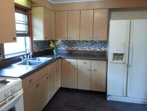 36 Cherry Ave, Unit Apartment in Cornwall On Hudson, NY - Building Photo - Building Photo