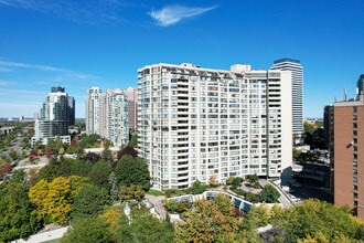 Skyview in Toronto, ON - Building Photo - Building Photo