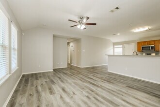 24214 Silver Maple Dr in Huffman, TX - Building Photo - Building Photo