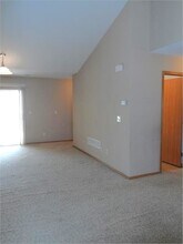 520 Stonemont Dr in Manhattan, KS - Building Photo - Building Photo