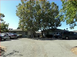 1061 Caputo Ct in Hollister, CA - Building Photo