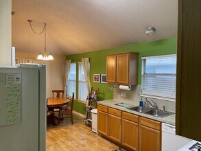 MAY PRE-LEASE!!!!  Adorable 3 Bedroom Home in College Station, TX - Building Photo - Building Photo