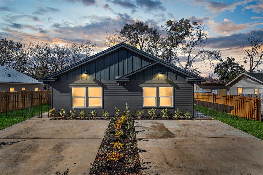7217 Tippett St in Houston, TX - Building Photo
