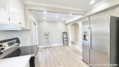 1052 King St E in Oshawa, ON - Building Photo - Building Photo