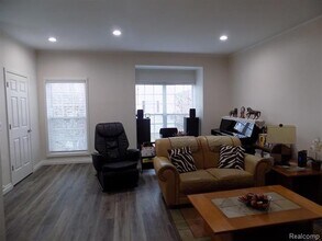 36225 Dominion Cir in Sterling Heights, MI - Building Photo - Building Photo
