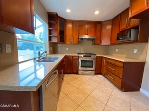 3432 Radcliffe Rd in Thousand Oaks, CA - Building Photo - Building Photo