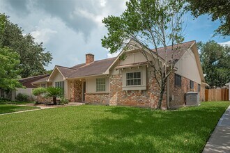 3518 Rolling Green Ln in Missouri City, TX - Building Photo - Building Photo
