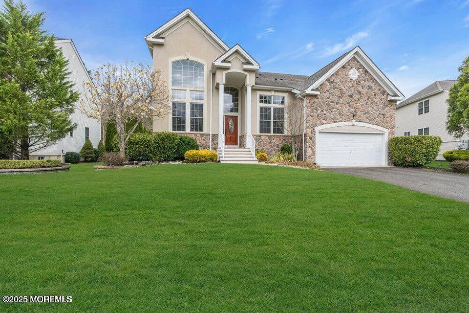 17 Trumbull Ct in Jackson Township, NJ - Foto de edificio