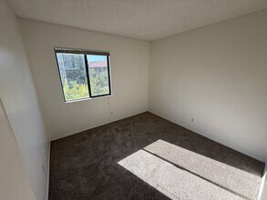 18142 Sundowner Way in Santa Clarita, CA - Building Photo - Building Photo
