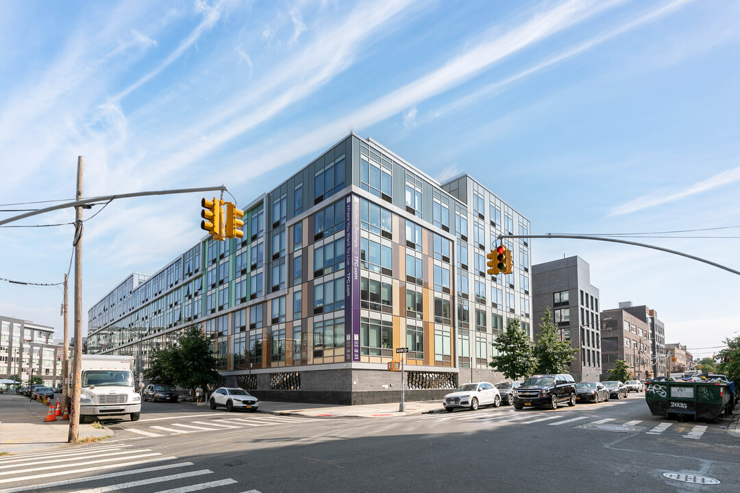 250N10 in Brooklyn, NY - Building Photo