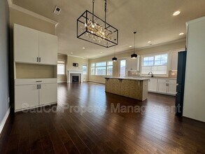 16858 SW Larkspring Ln in Beaverton, OR - Building Photo - Building Photo