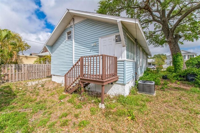 2158 6th Ave N in St. Petersburg, FL - Foto de edificio - Building Photo