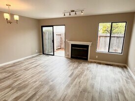 837 Maria Ln in Sunnyvale, CA - Building Photo