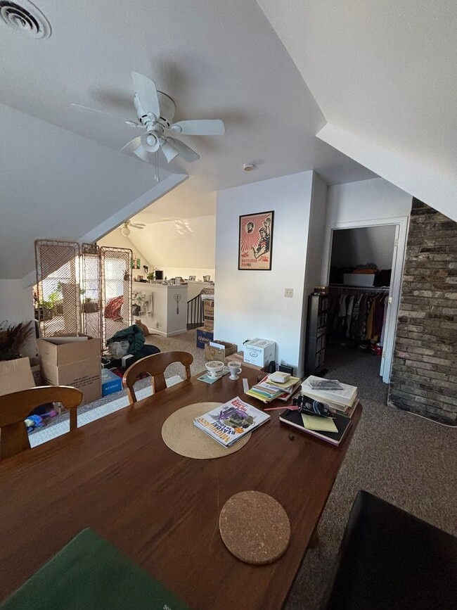 property at 122-124-124 E Lloyd St