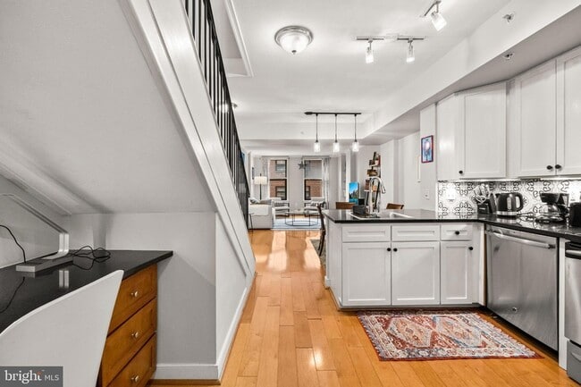 631 D St NW, Unit 845 in Washington, DC - Building Photo - Building Photo