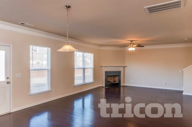 1040 Merrick Rd in Hendersonville, TN - Foto de edificio - Building Photo