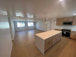 847 N Ridgewood Pl in Los Angeles, CA - Building Photo - Building Photo