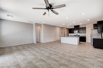 2173 Rio Rancho Pointe Pl in Henderson, NV - Building Photo - Building Photo