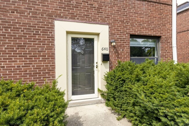 640 Blenheim Rd in Columbus, OH - Building Photo - Building Photo