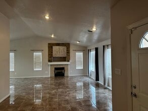 613 Mesa Vista Dr in Farmington, NM - Building Photo - Building Photo