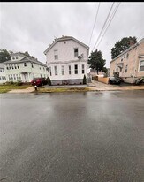 19 Rounds Ave in Providence, RI - Building Photo