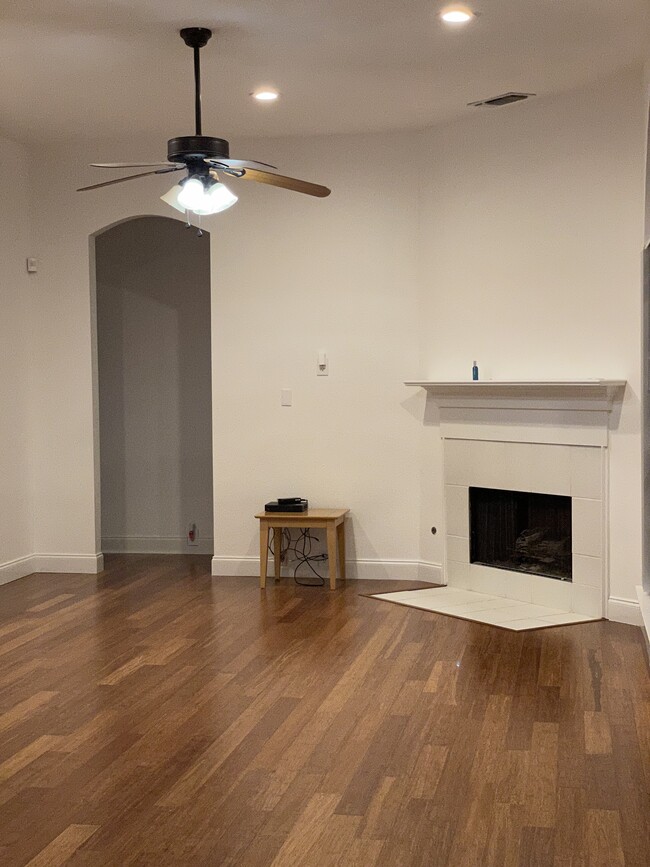 204 Victory Ct in Irving, TX - Building Photo - Building Photo