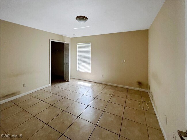 2831 SE 19th Pl in Cape Coral, FL - Building Photo - Building Photo