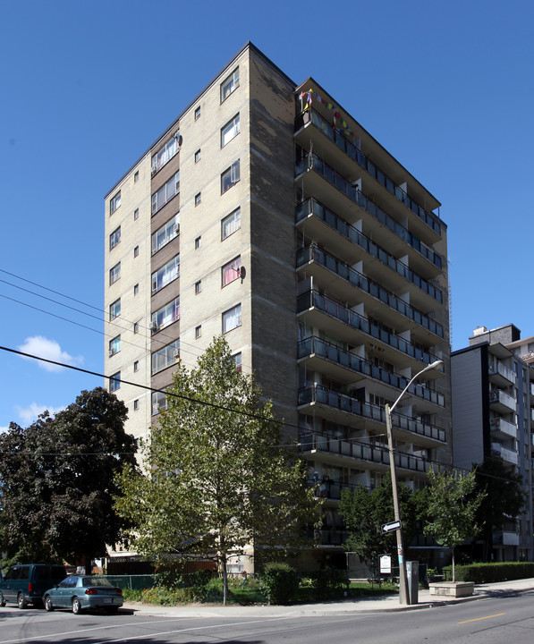 Ashgrove Apartments in Toronto, ON - Building Photo