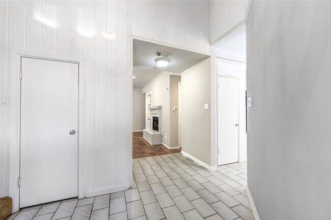 property at 2524 Nantucket Dr