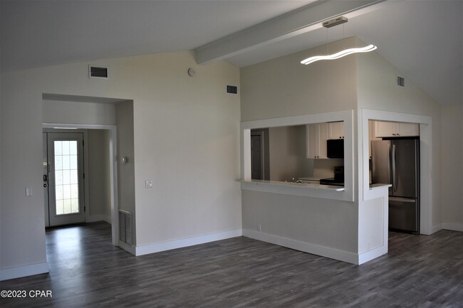 105 Greenwood Dr in Panama City Beach, FL - Building Photo - Building Photo