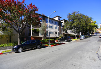 Villa Luanne Apartments in West Hollywood, CA - Building Photo - Building Photo