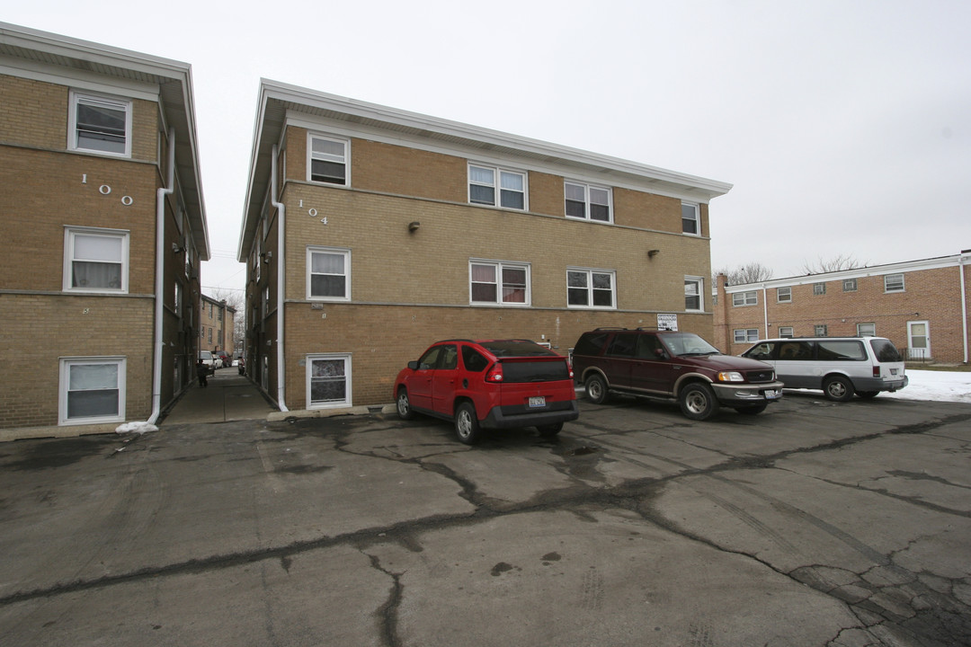 104 N 13th Ave in Melrose Park, IL - Building Photo