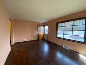 723 Indiana Ave in Rockford, IL - Building Photo - Building Photo