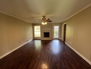 8574 Lakeshore Dr W in Southaven, MS - Building Photo - Building Photo