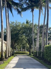 3019 Ellice Way in Naples, FL - Foto de edificio - Building Photo