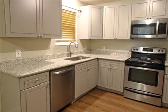 508 Julie Ln in Highlands, TX - Building Photo - Building Photo