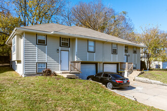 Grand Vue Townhomes in Kansas City, MO - Building Photo - Building Photo