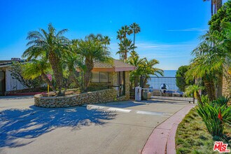 11874 Coral Reef Ln in Malibu, CA - Building Photo - Building Photo