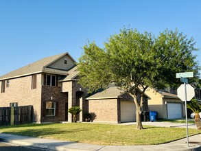 4616 Water Lilly Ave in McAllen, TX - Building Photo - Building Photo
