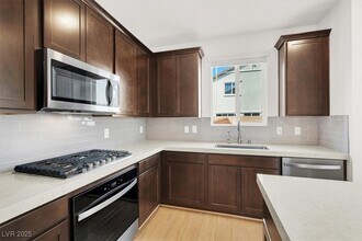 897 Pointe Arbor St in Henderson, NV - Building Photo - Building Photo