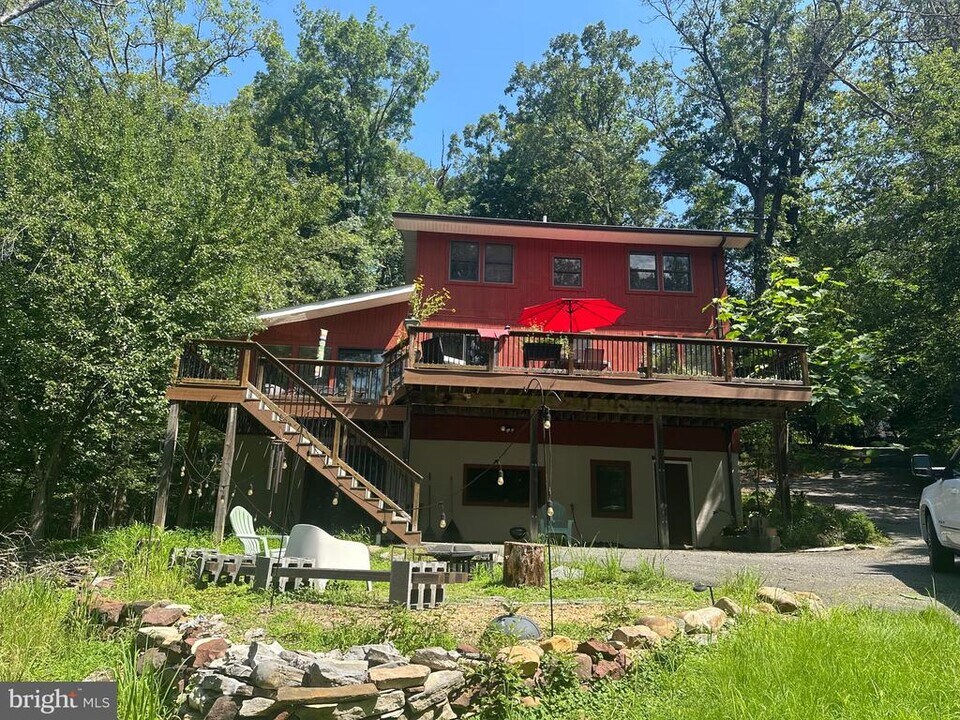1325 Stoney Bottom Rd in Front Royal, VA - Building Photo