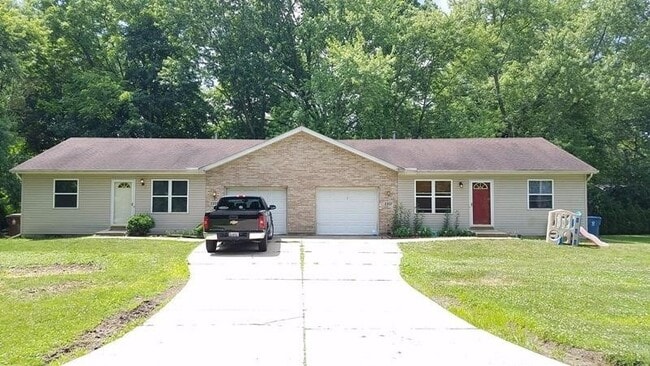 property at 2207 W Lincoln Ave
