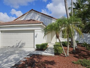 712 Juniper Ln in Weston, FL - Building Photo - Building Photo