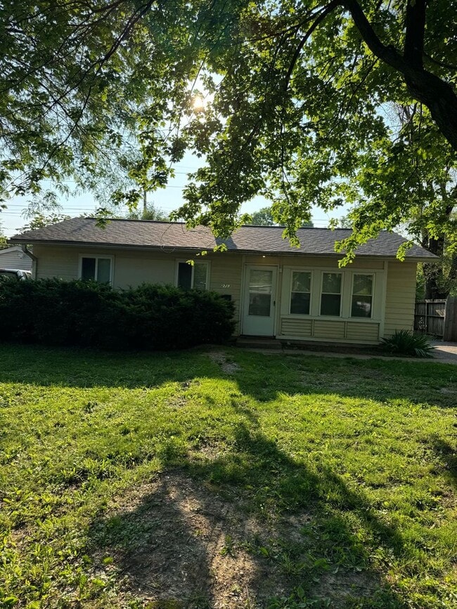 property at 2713 Eagledale Dr