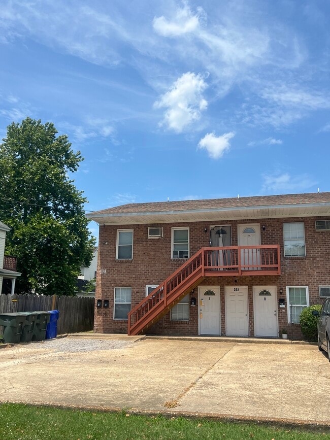 222 W 34th St, Unit Apartment B