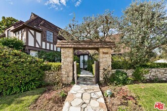 201 Tavistock Ave in Los Angeles, CA - Building Photo - Building Photo