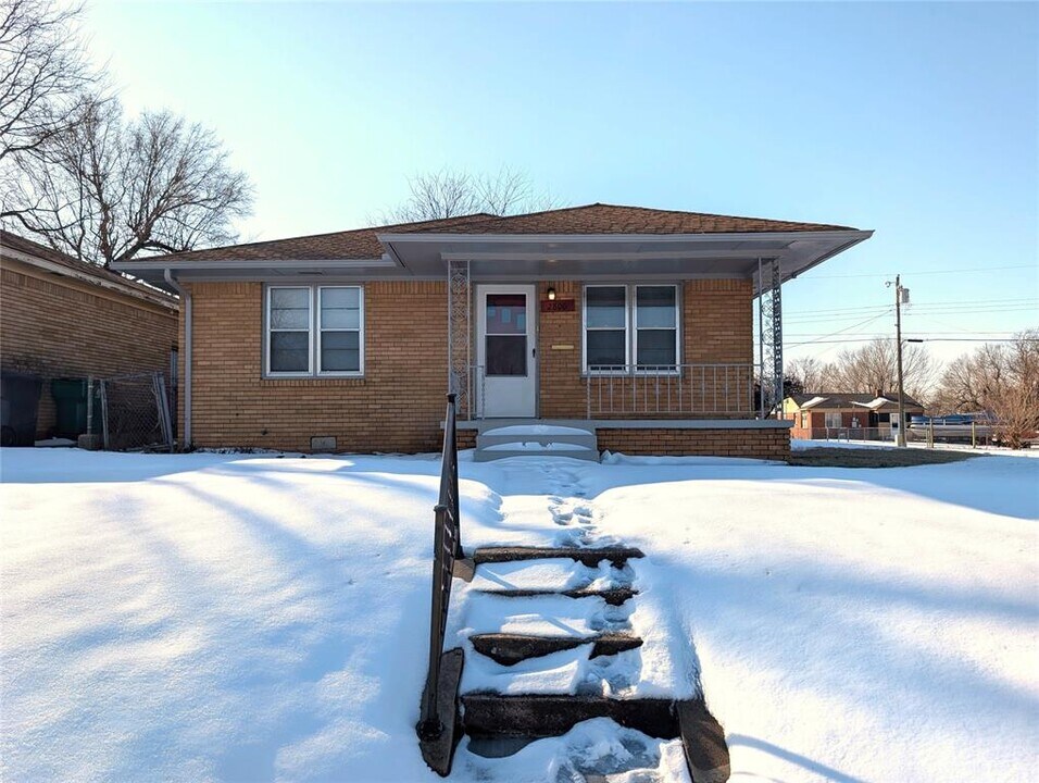 2800 NE 17th St in Oklahoma City, OK - Building Photo